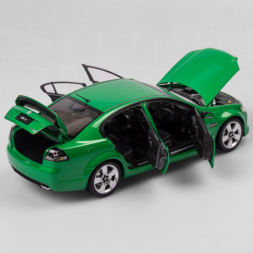 1:18 Holden VE Commodore SS V - Atomic Green