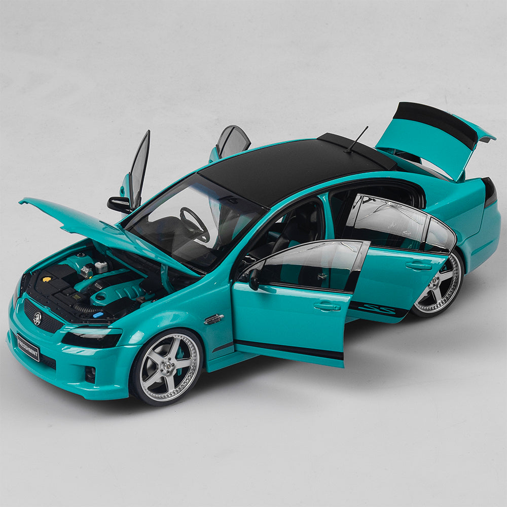 1:18 Holden VE Commodore SS V - 'Fresshmint' Street Custom