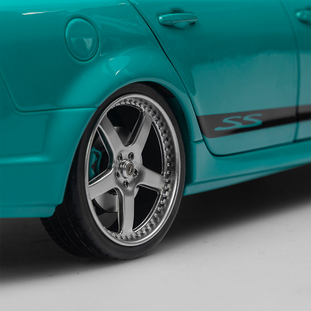 1:18 Holden VE Commodore SS V - 'Fresshmint' Street Custom