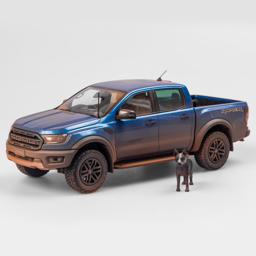 1:18 Ford Ranger Raptor - Velocity Blue - Dirty Version With Dog